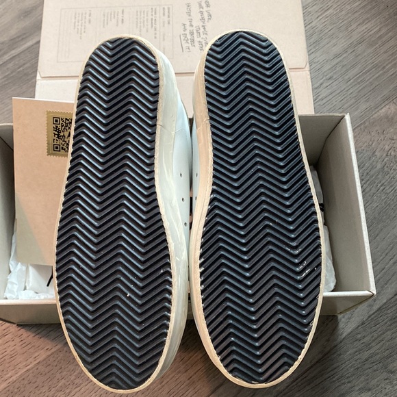 Golden Goose Neiman Marcus exclusive. Size 38. - Picture 2 of 9